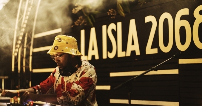 LA ISLA 2068 #2