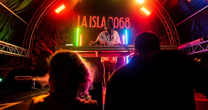 LA ISLA 2068 #4